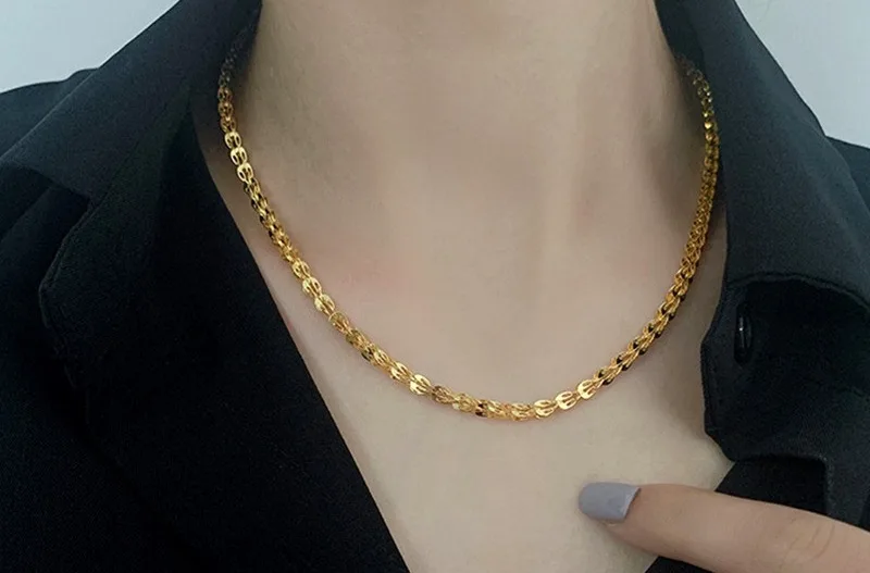 Sổ mơ dân gian gắn liền các bối cảnh nằm mơ thấy vàng với các con số tài lộc.
